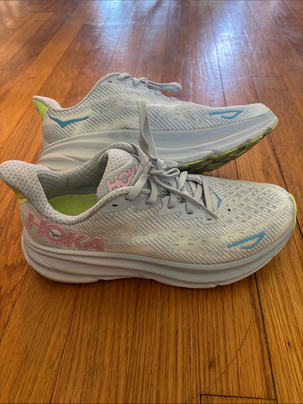 Hoka Clifton 9 (size 7.5)